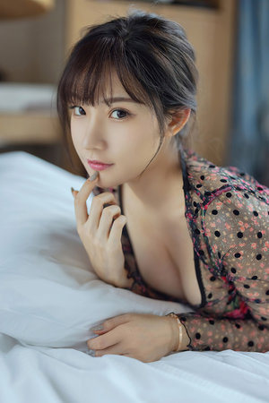爆操小美女