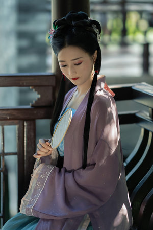 天降女子从2楼掉下了未增删樱花